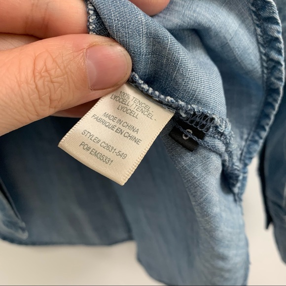 EUC Cloth & Stone Button Down Chambray shirt small - Picture 4 of 7